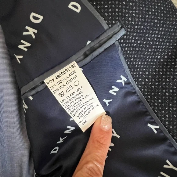 COPY - DNKY Boys suit - Picture 5 of 6